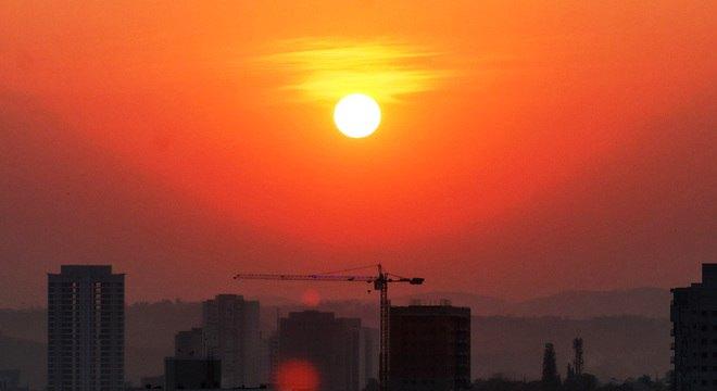 Brasil pode bater recorde histórico de calor esta semana com alerta para risco de morte