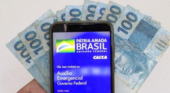 Auxílio emergencial tem saque liberado para 5,4 milhões nesta quinta-feira (22)