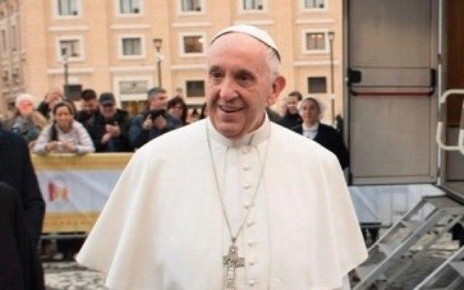 Papa Francisco defende união civil de homossexuais