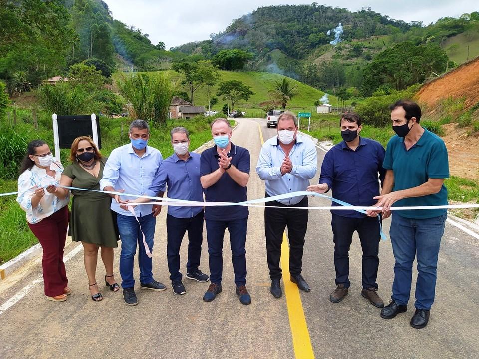 Governador Casagrande entrega obras nos municípios de Muqui e Castelo