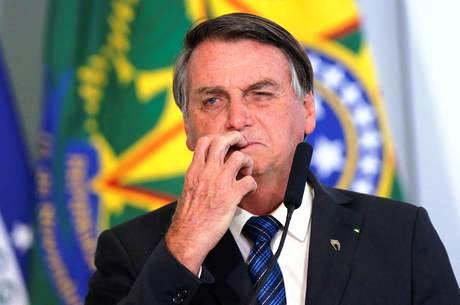 “A caneta Bic é minha”, diz Bolsonaro sobre compra de vacina chinesa