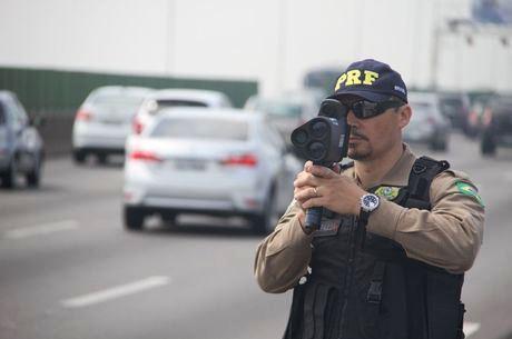 Proibição de radares escondidos nas vias entra em vigor neste domingo