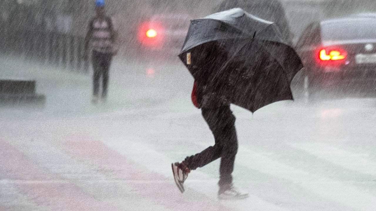 Instituto emite alerta laranja de chuva e ventos fortes para todo o ES até segunda-feira (2)