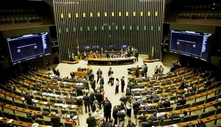 Deputados derrubam veto de Bolsonaro à desoneração da folha; texto vai ao Senado