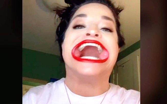 Mulher viraliza no TikTok por causa de sua grande boca