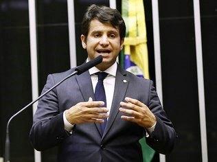 Deputado quer lei para novos feriados de Carnaval em julho