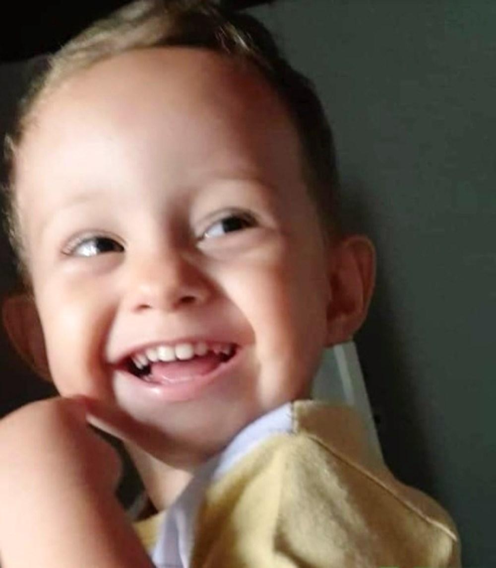 Menino de 2 anos morre engasgado com jujuba