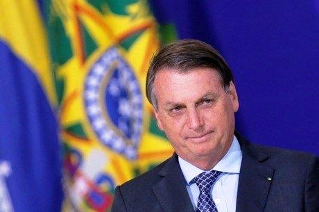 ‘Salário mínimo está baixo, mas não tem como aumentar’, diz Bolsonaro