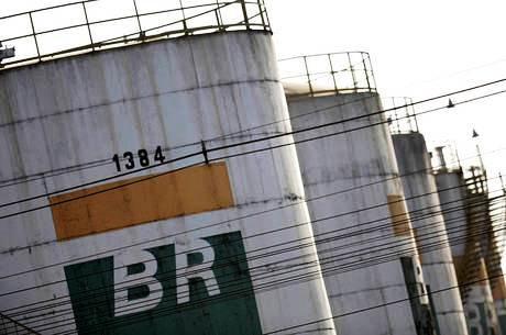 Petrobras espera concluir a venda de 8 refinarias até o final de 2021