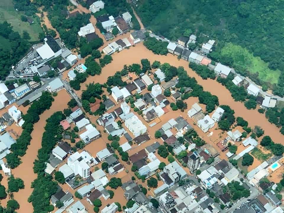 Rio sobe seis metros e cerca de 180 pessoas ficam desalojadas em Castelo