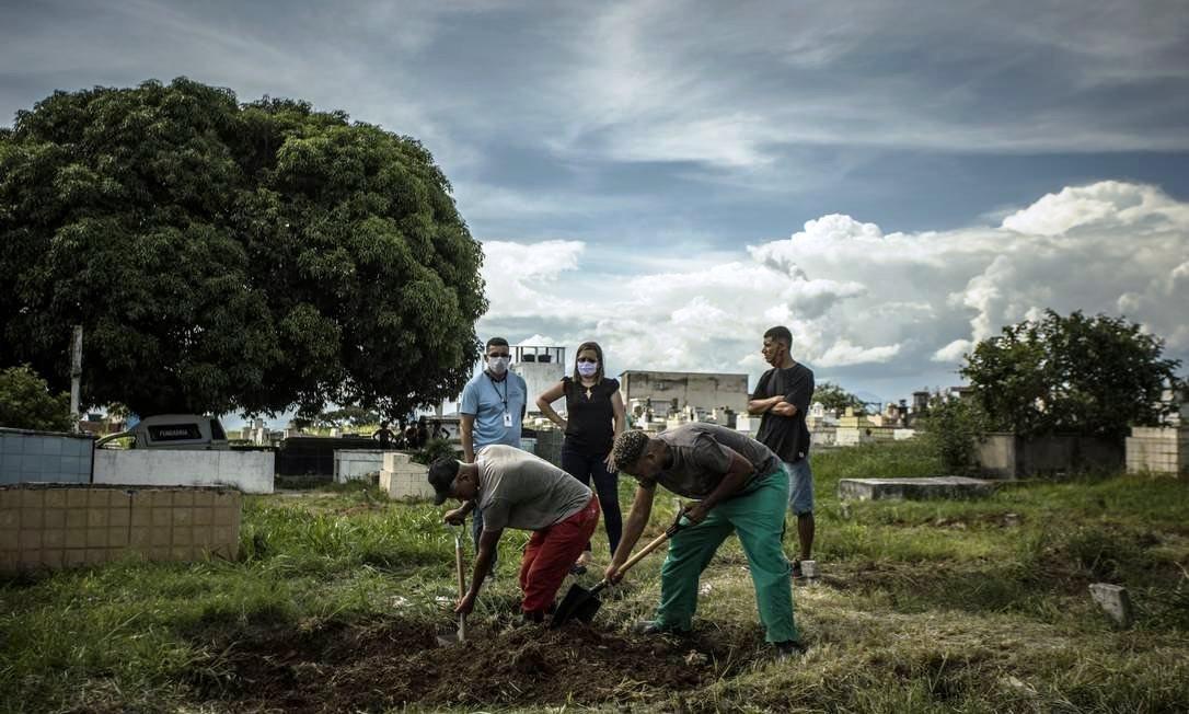 Brasil registra média móvel de 43.414 casos de Covid-19, a maior em 117 dias