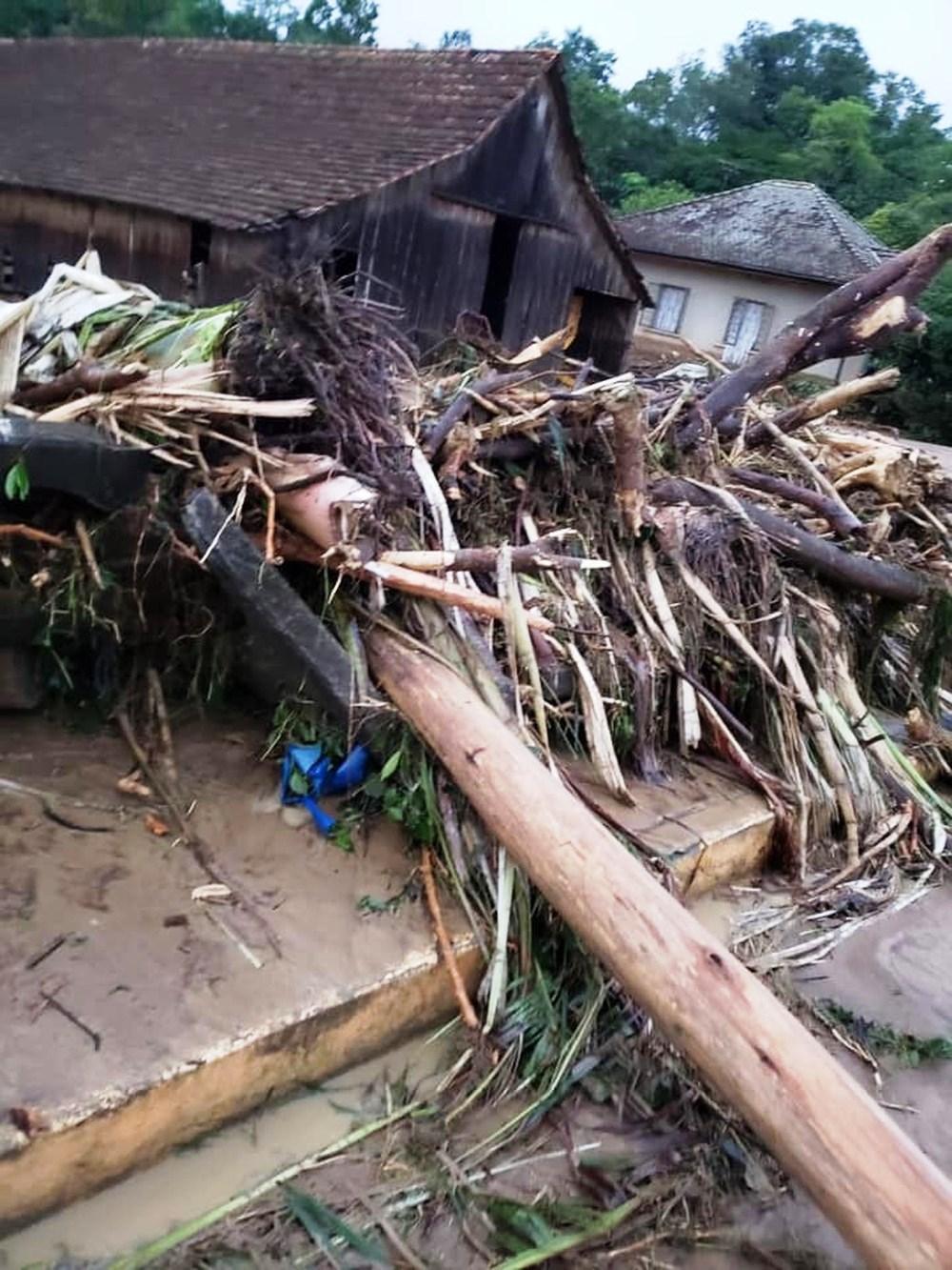 Chuva forte em SC deixa sete mortos no Vale do Itajaí, diz Defesa Civil; há desaparecidos