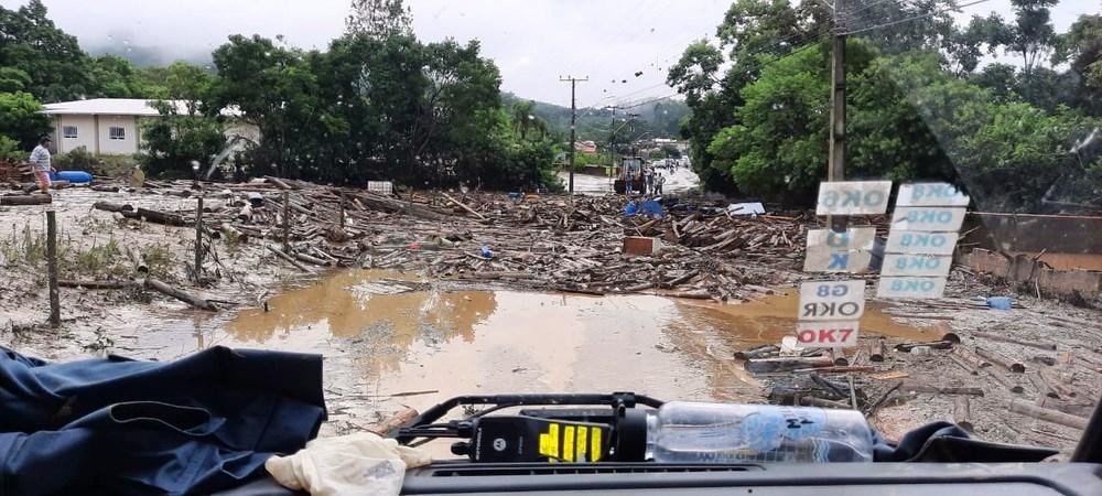 Chuva forte em SC deixa sete mortos no Vale do Itajaí, diz Defesa Civil; há desaparecidos