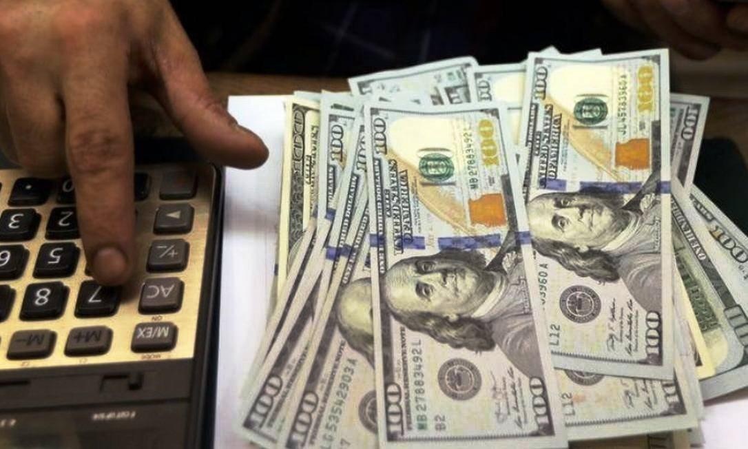 Câmara aprova texto-base de projeto que facilita abertura de conta em dólar no país