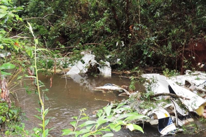 Família morre após queda de avião no interior do Paraná