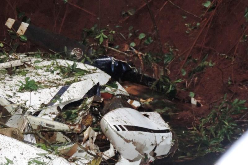 Família morre após queda de avião no interior do Paraná