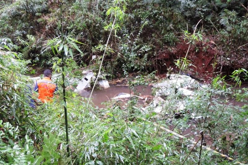 Família morre após queda de avião no interior do Paraná