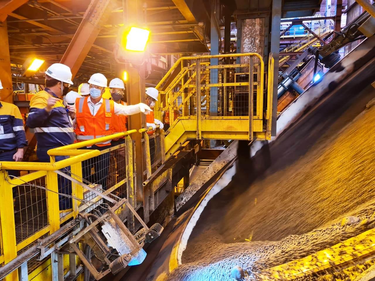 Casagrande visita instalações de mineradora no Complexo de Ubu, em Anchieta, ES