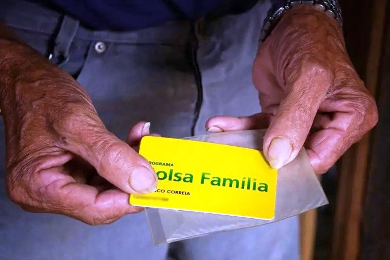 Governo quer mudar Bolsa Família com promessa de incluir mais 200 mil famílias