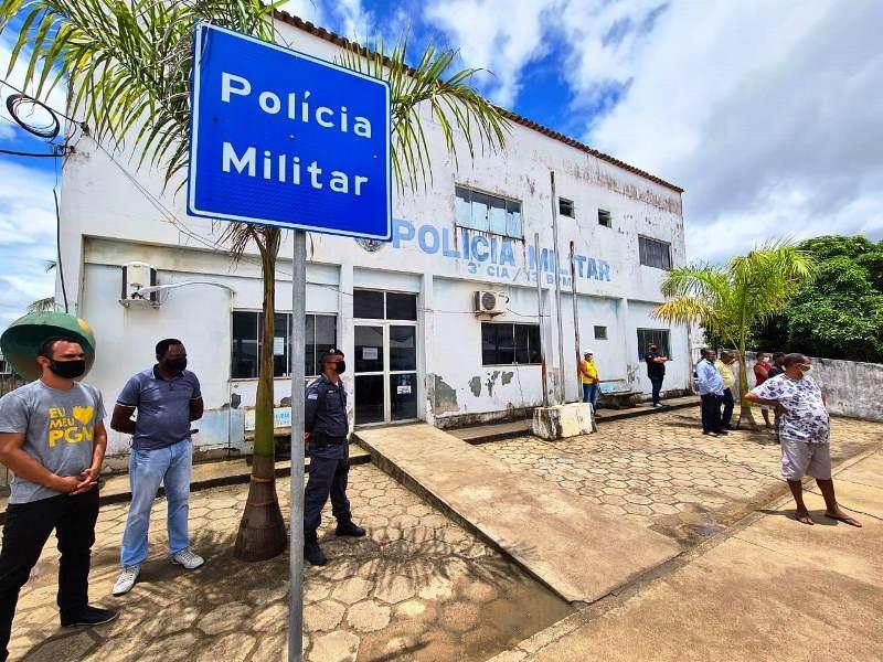 Casagrande visita Pinheiros e Pedro Canário e autoriza realização de obras