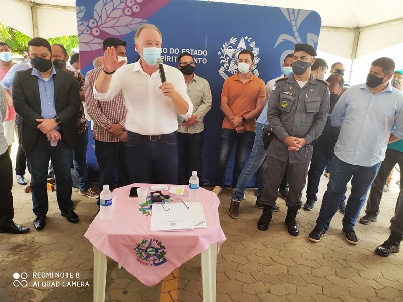 Casagrande visita Pinheiros e Pedro Canário e autoriza realização de obras