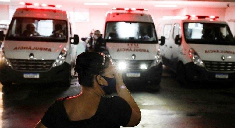 Brasil chega a 208,1 mil mortes por covid e 8,39 milhões de casos