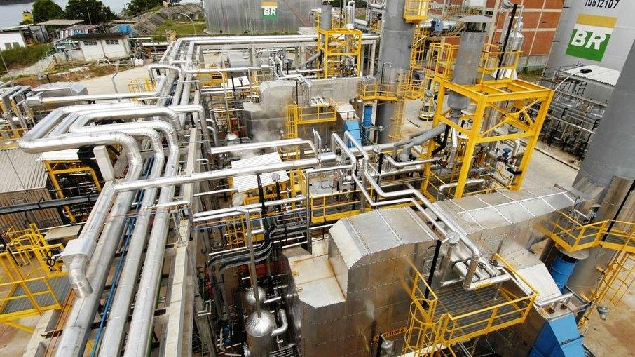 Cade aprova extensão de prazo para venda de refinarias da Petrobras