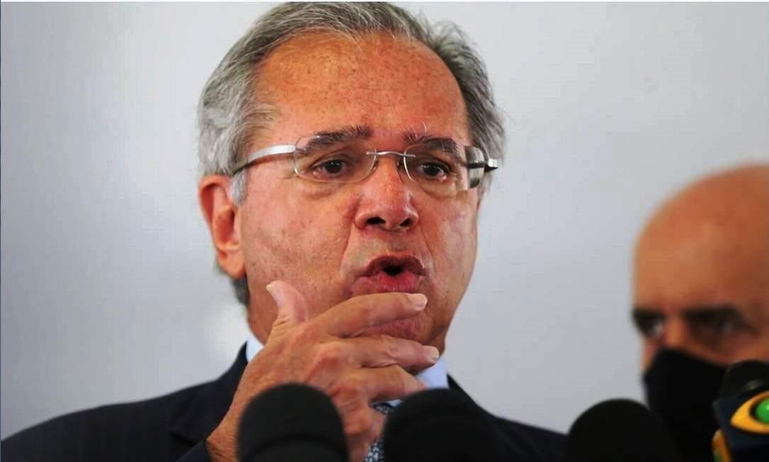 Após Guedes prometer botijão de gás mais barato, Ministério diz que não pode reduzir preço