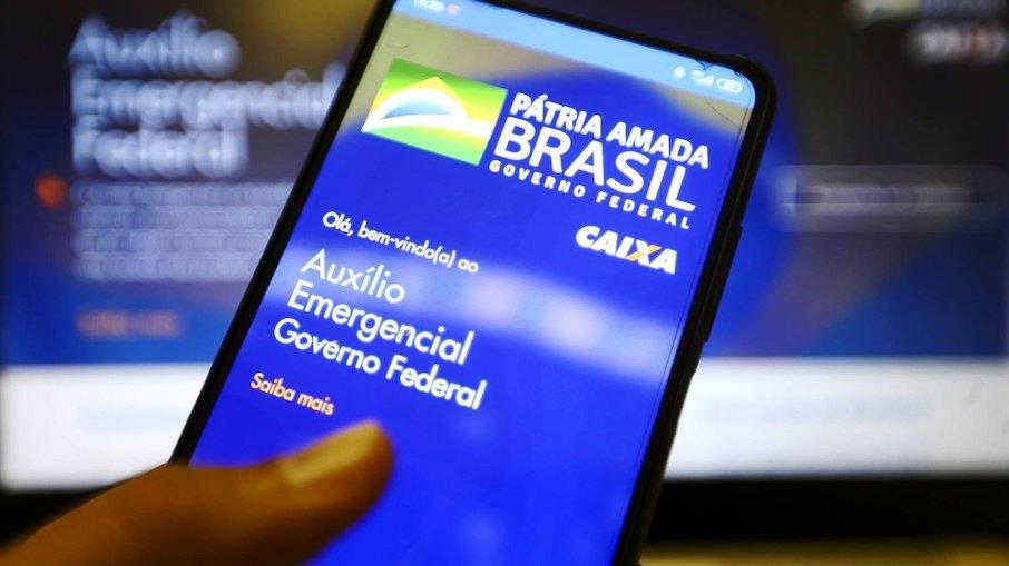 Congresso deve discutir volta do auxílio emergencial, diz senador