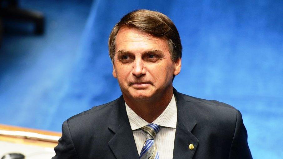 Bolsonaro admite recriar ministérios se 