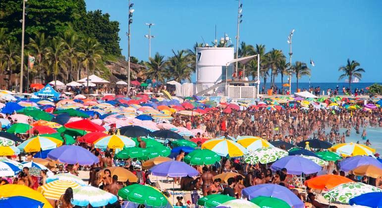 Brasil corre risco de terceira onda de covid 'muito pior' neste ano