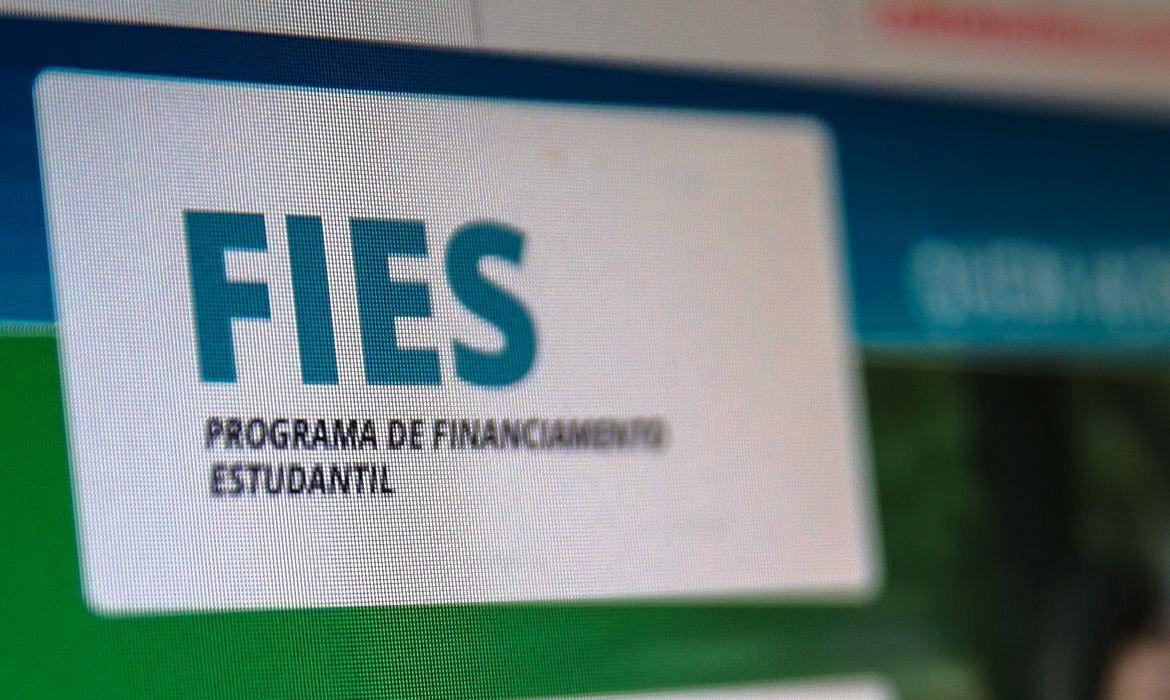 Ministério da Educação anuncia investigação de fraudes no Fies