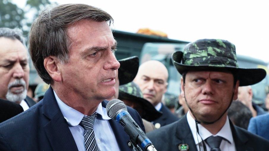 Bolsonaro tenta encontrar vice ideal para 2022; Tarcísio Freitas é favorito