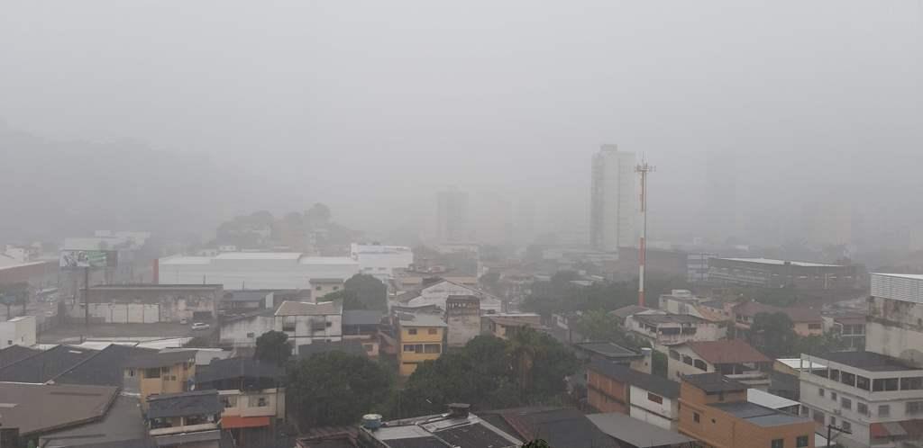 Instituto emite alerta para fortes chuvas e raios em todo o ES