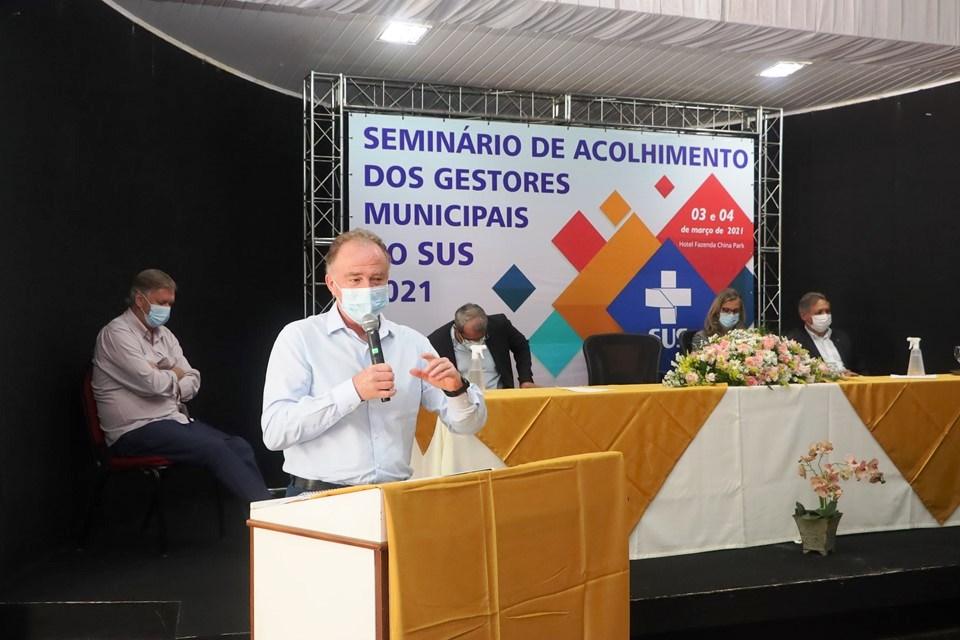 Casagrande participa de abertura do seminário de acolhimento dos gestores municipais de saúde