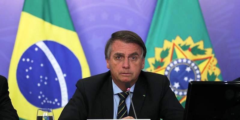 Bolsonaro assina MPs que abrem caminho para nova rodada do auxílio emergencial