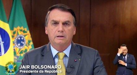 “Somos o 5º país que mais vacina”, diz Bolsonaro em pronunciamento