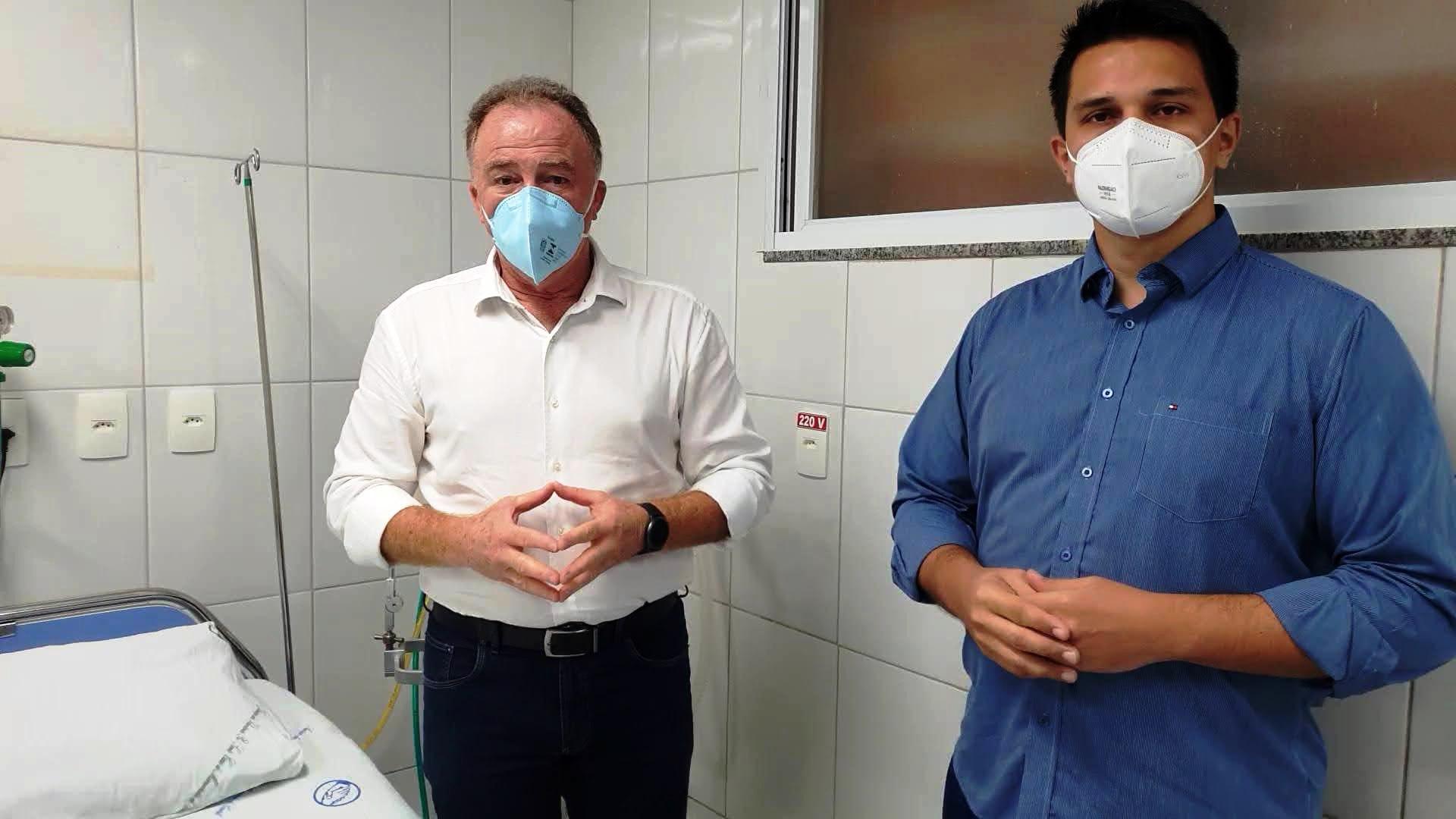 Casagrande faz visita ao Hospital Santa Casa Castelense onde foram abertos novos