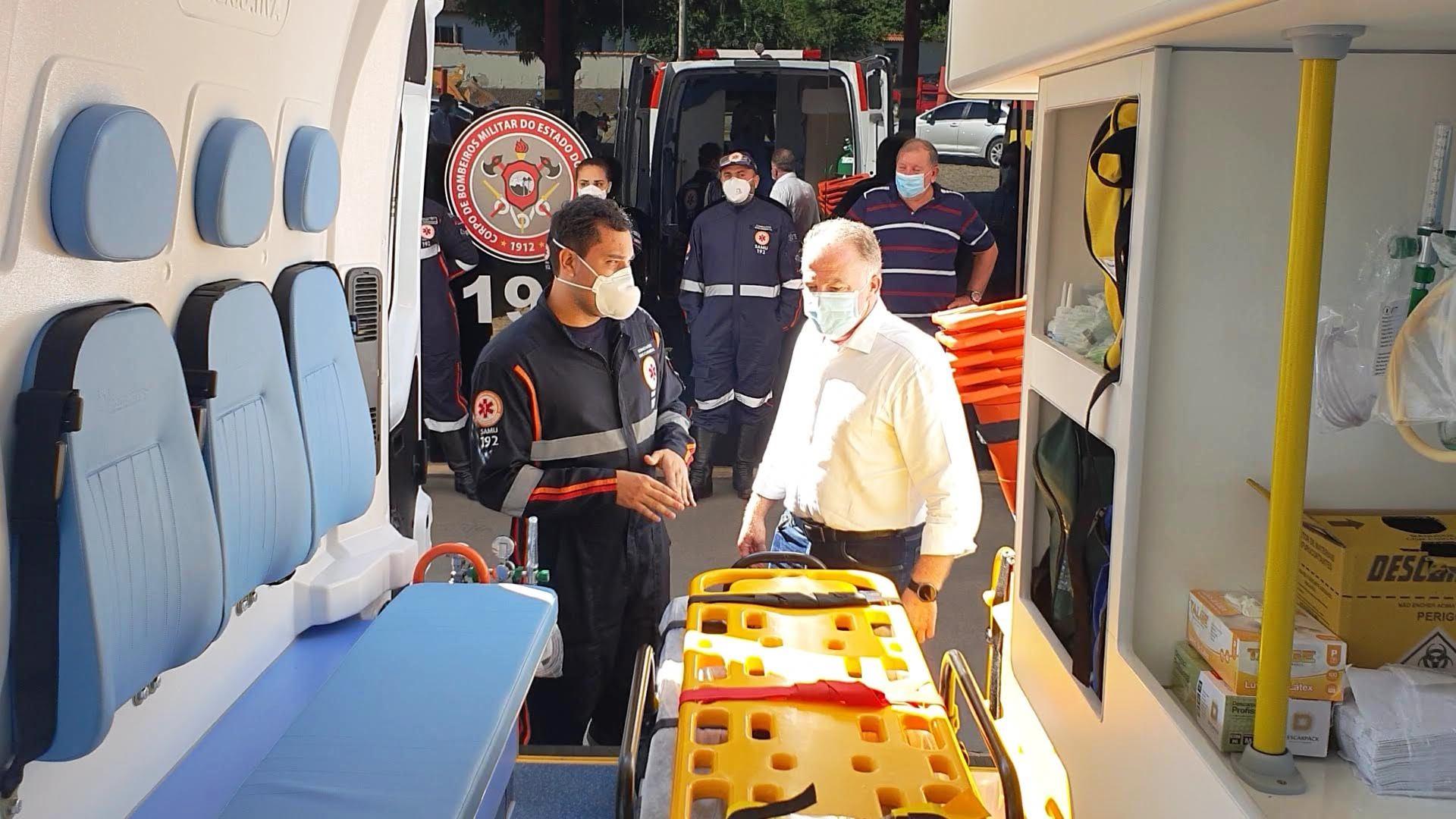 Casagrande faz visita ao Hospital Santa Casa Castelense onde foram abertos novos