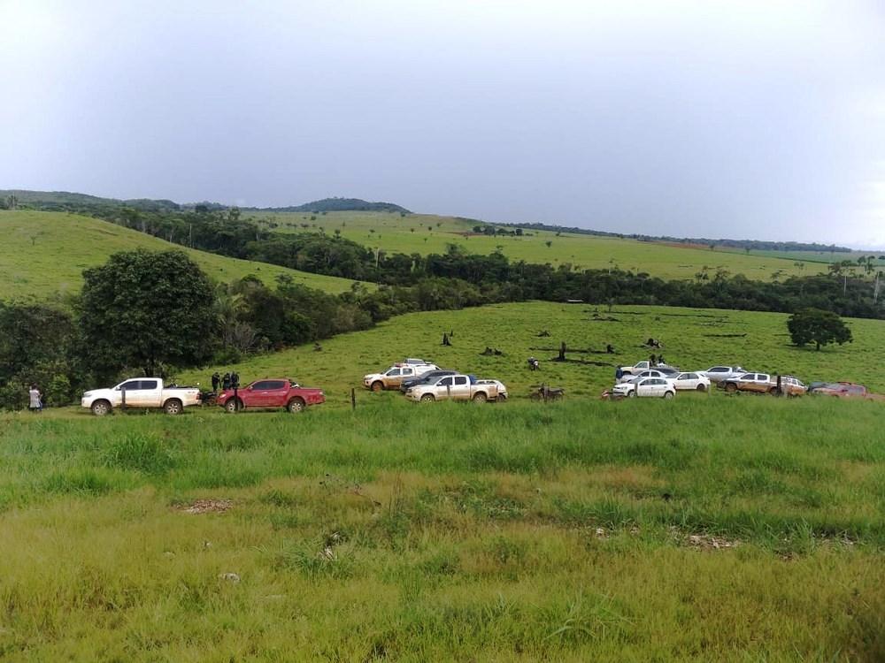 Em busca de ouro mais de 400 garimpeiros invadem fazenda