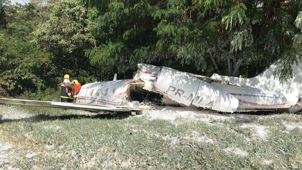 Aeronave cai no aeroporto da Pampulha e mobiliza bombeiros