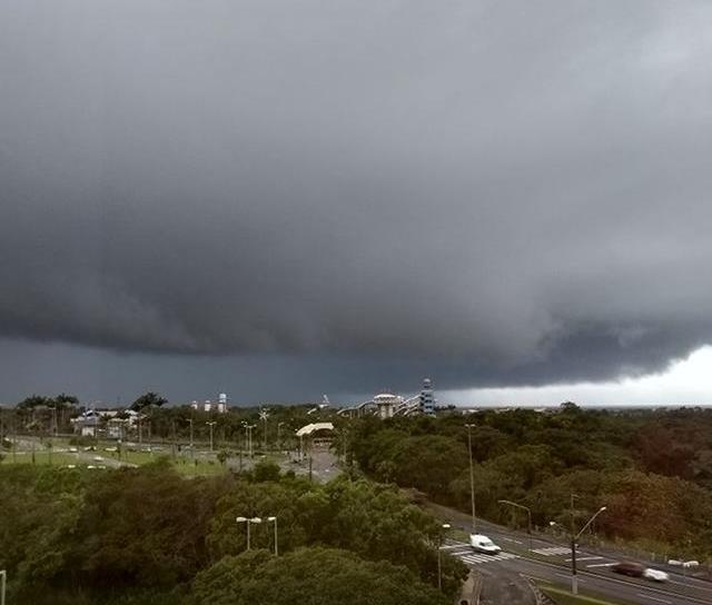 Feriado de Tiradentes com tempo instável e possibilidade de chuva fraca em todo o ES