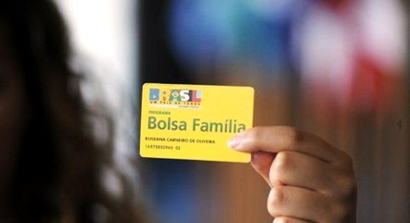 Beneficiários do Bolsa Família com NIS final 5 têm auxílio liberado nesta sexta-feira (23)