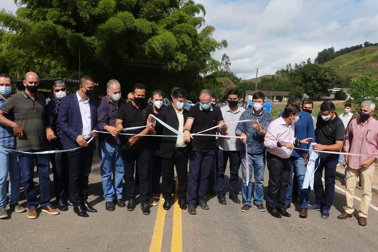 Casagrande entrega obras de pavimentação da ES-493 e ES-185 na Região Caparaó, no 