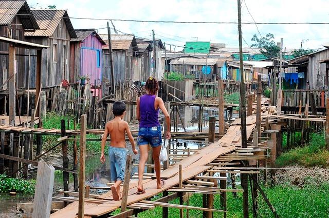 Endividamento dos mais pobres cresce e volta a patamar recorde, aponta FGV