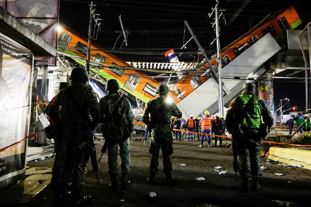 Trem do metrô da Cidade do México cai em avenida e deixa dezenas de mortos e feridos