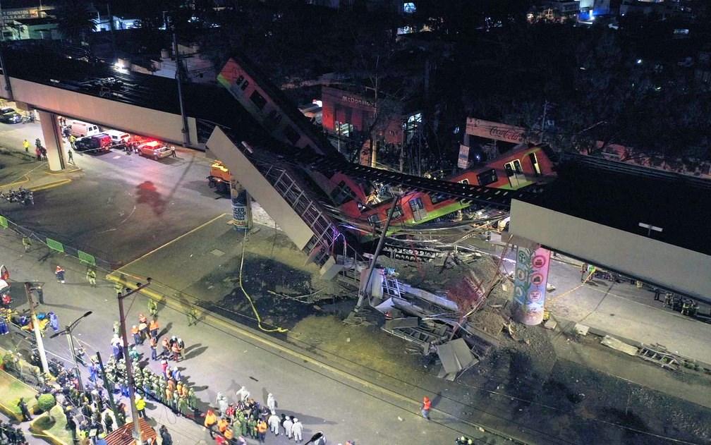 Trem do metrô da Cidade do México cai em avenida e deixa dezenas de mortos e feridos