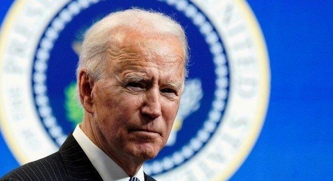 Biden é 1º presidente a omitir Deus em discurso no Dia da Oração