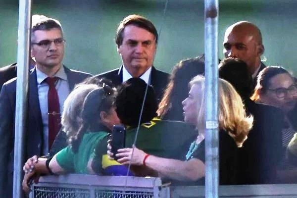 Bolsonaro sobre restrições nos estados: “Já dei recado. Daqui para frente, vou agir”