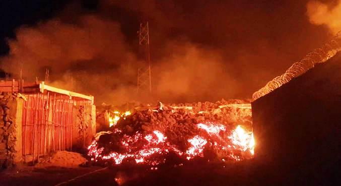 Lava do vulcão Nviragongo engole casas após erupção, mas para de avançar sobre cidade